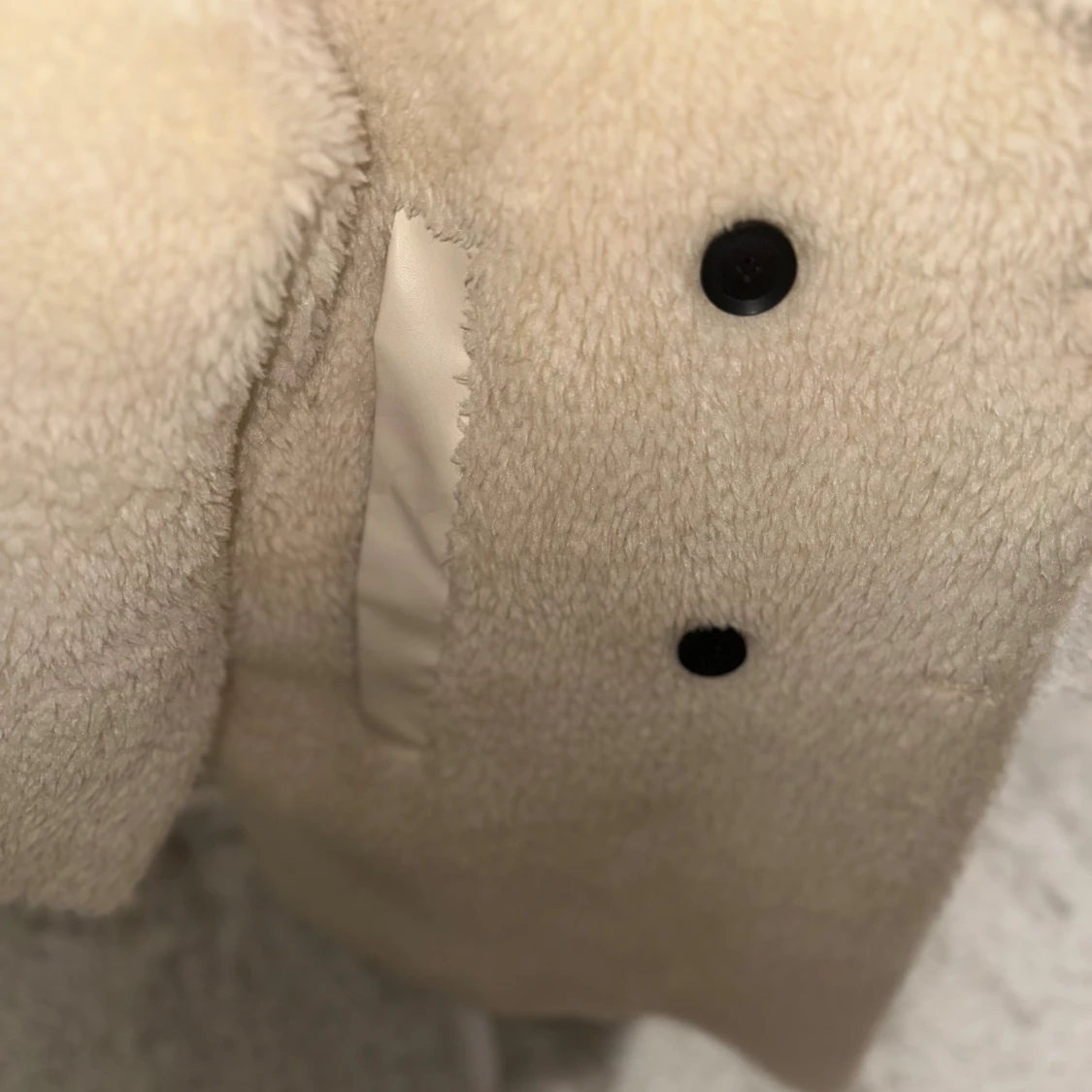 Beige teddyjacka med stora slag - 3