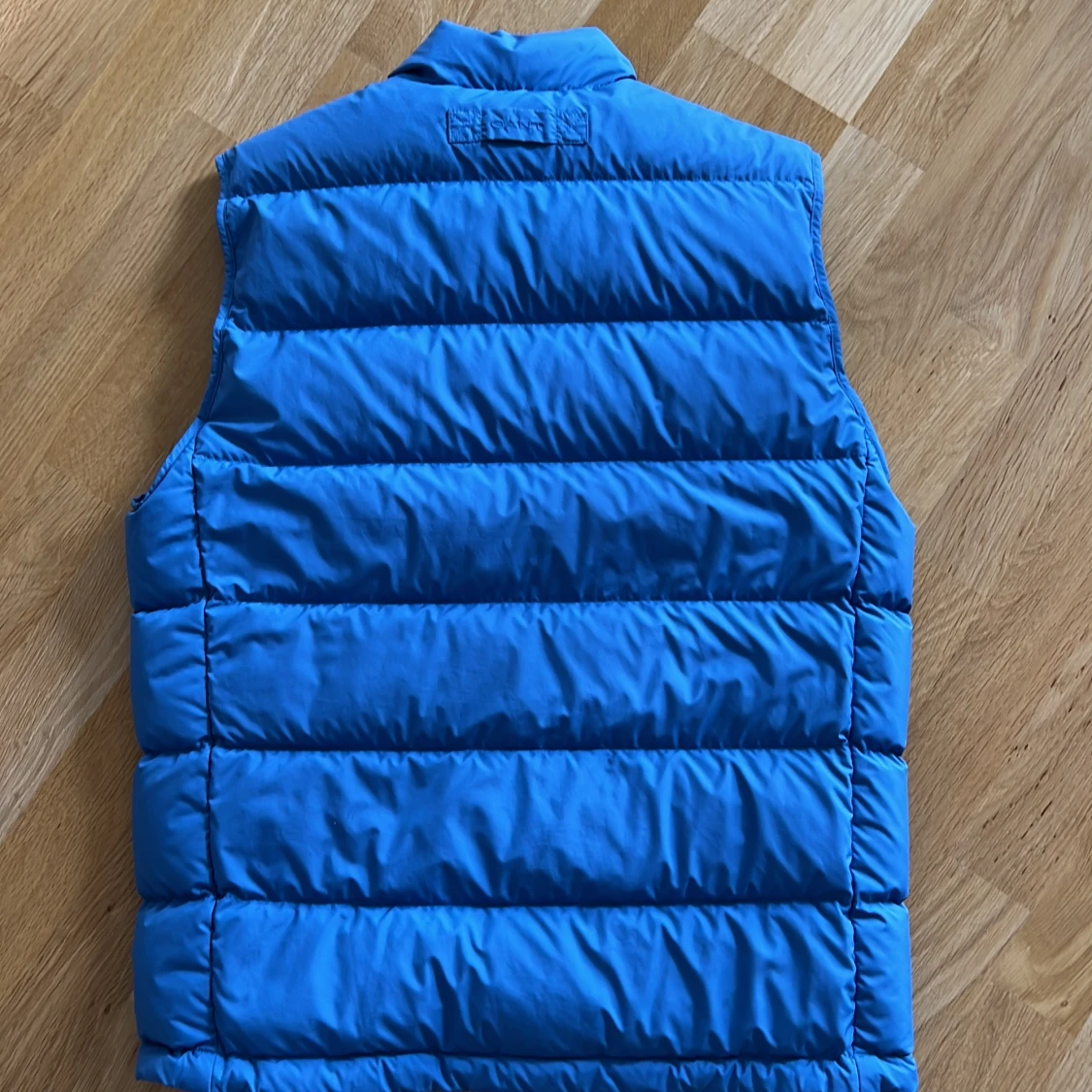 Blå dunväst från GANT, storlek M - 1
