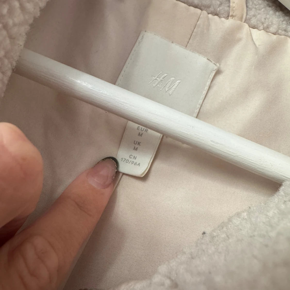 Krämvit teddyjacka H&M - 4