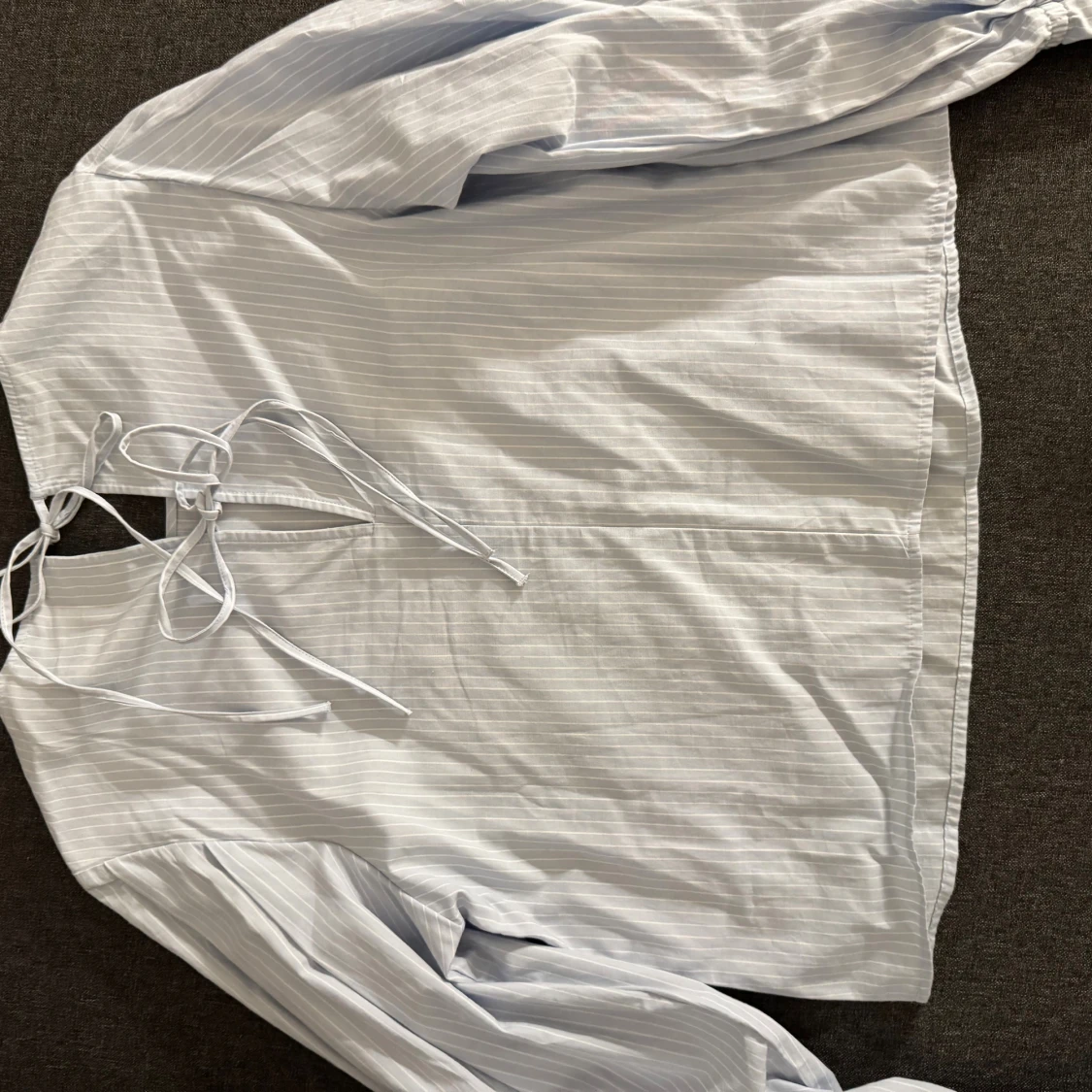 Randig blus med puffärm från H&M Divided - 1