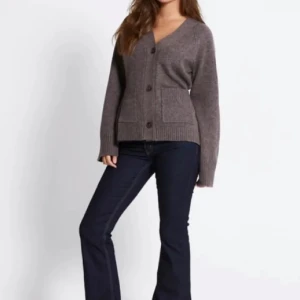 Kofta lager157 - Helt ny kofta med prislapp kvar från lager157. Finns inte kvar i någon storlek på hemsidan. Sjukt fin!!