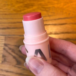 Ny Caia Cosmetics blush stick  - Helt ny oanvänd sweet swirl rouge från Bianca Ingrosso- Caia Cosmetics! Nypris: 245kr