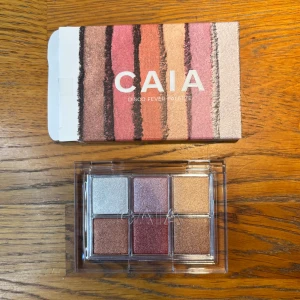Oöppnad Caia Cosmetics eyeshadow palette  - Disco Fever palett med 6 olika ögonskuggor från Bianca Ingrosso- Caia Cosmetics! Helt nya oöppnade! Locket är inte öppnat! Nypris: 365kr