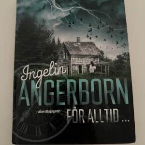 För alltid... - En spännande och mystisk bok om Nora som ska tillbringa sommaren på landet. Omslaget visar ett gammalt hus, mörka skogar och åskväder – perfekt för dig som gillar rysare och kusliga berättelser. Passar unga som vill ha en riktigt spännande sommarläsning.