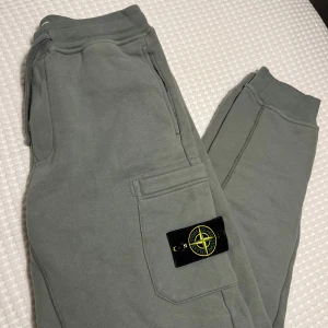 Stone Island Joggers - Strl S , passar S/M. Skick 9/10