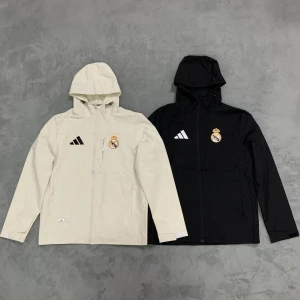 Real Madrid Windbreaker - Detta är en intressekoll på våra vindjackor där ni kan ha erat favorit lag på bröstet samtidigt som du får en riktigt fet jacka. Ge gärna feedback om vi borde börja sälja dessa och vad för pris ni skulle kunna tänka er att betala