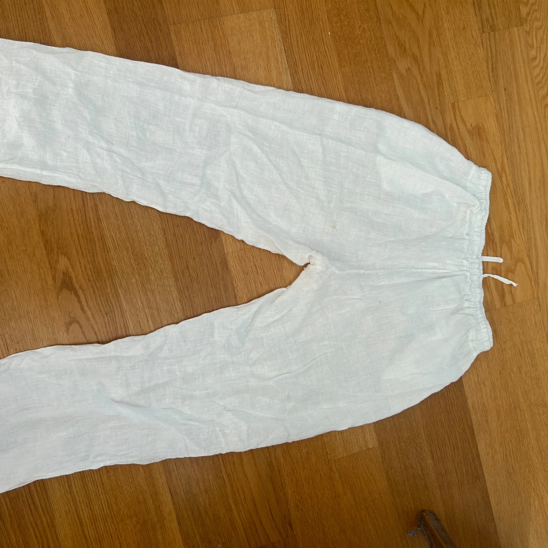 Vita linnebyxor med snörning - 3