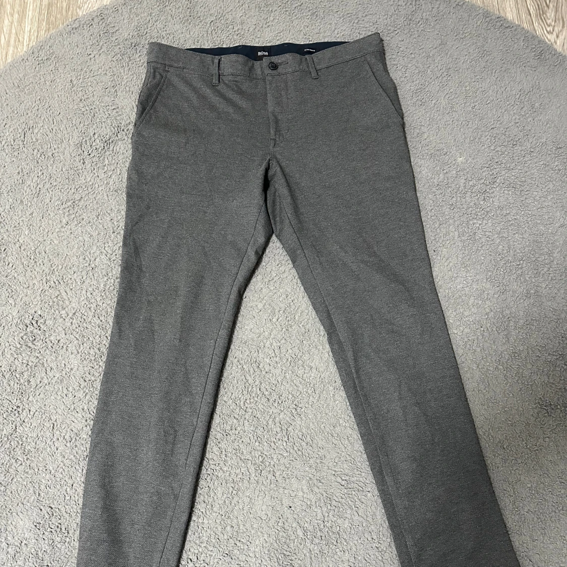 Grå extra slim kostymbyxor från BOSS