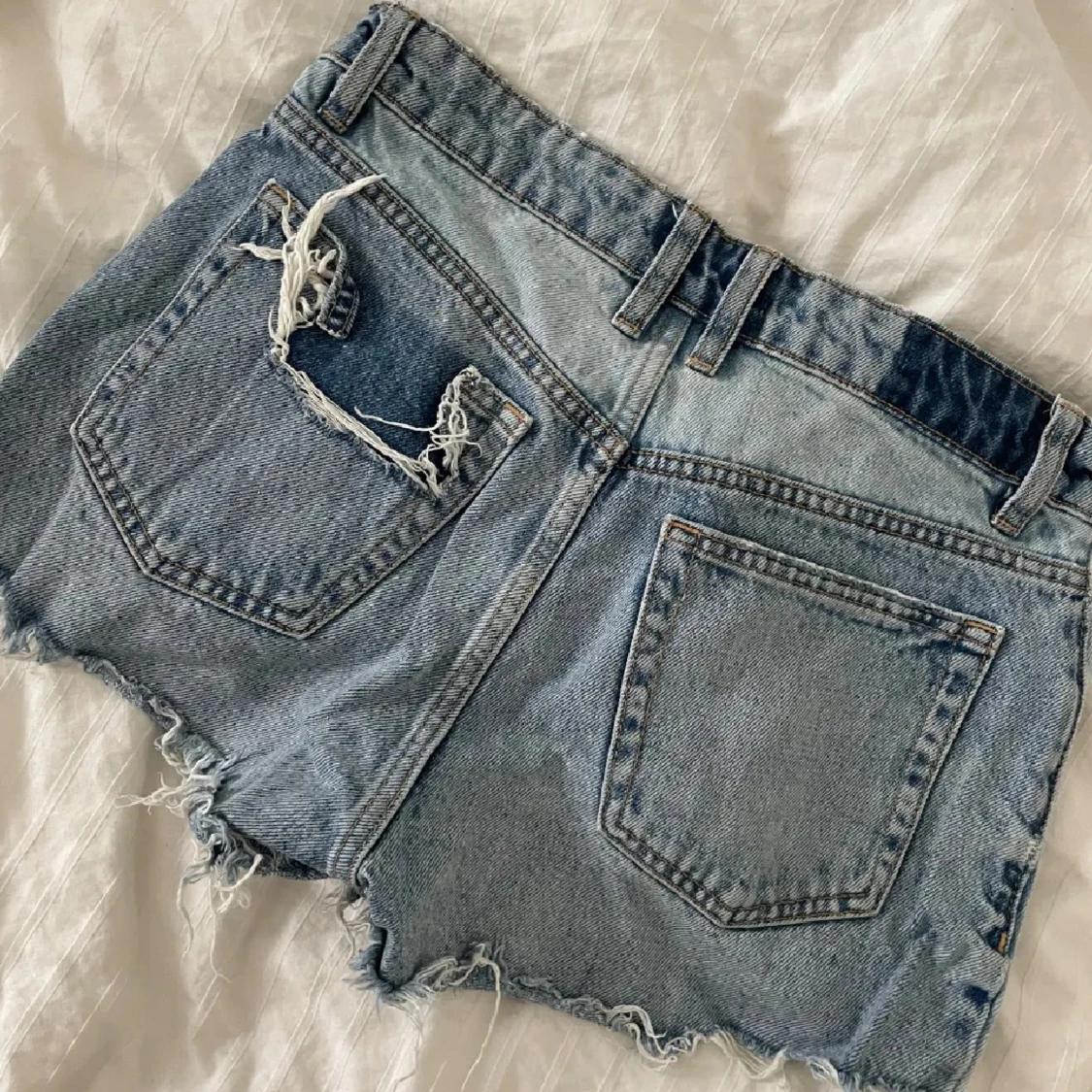 Ljusblå jeansshorts från Zara - 2