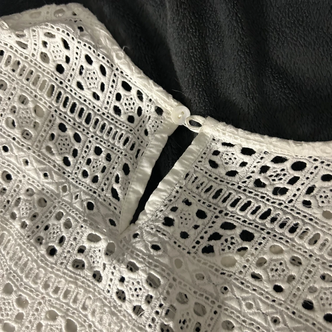 Vit spetsklänning från Banner Barrett - 3