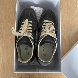 Maison Margiela  gats - Maison margiela gats svart. 