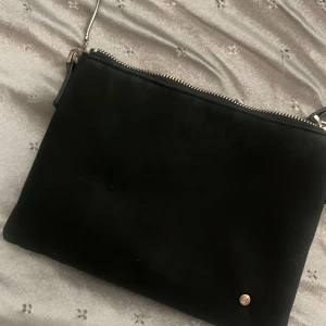 Svart axelväska från Edblad - Svart axelväska från Edblad.☺️