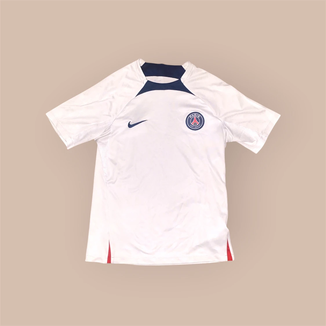 Vit PSG fotbollströja från Nike