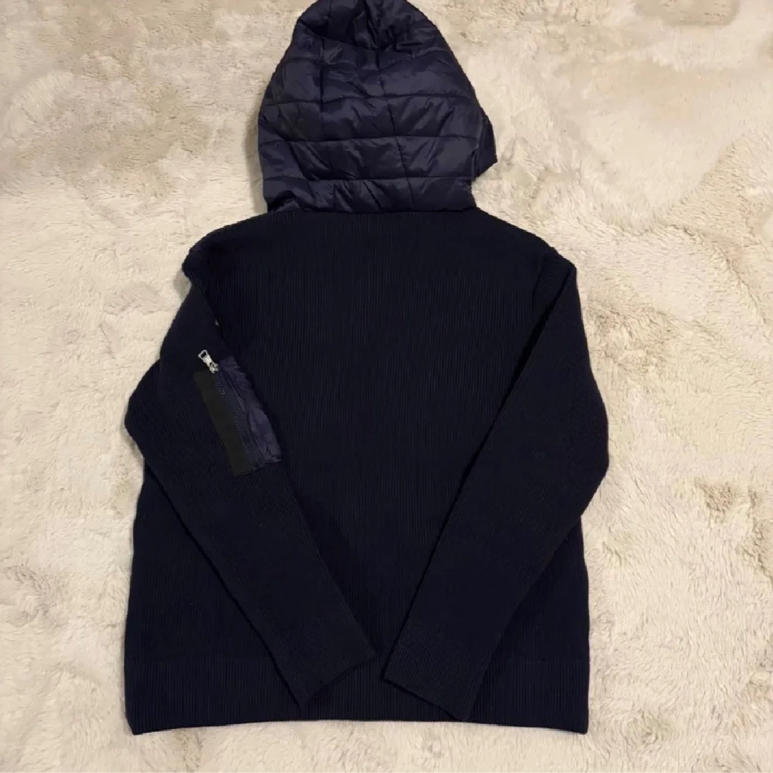 Mörkblå pufferjacka från Moncler - 1