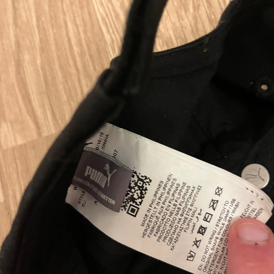 Svart Puma keps med broderad logga - 1