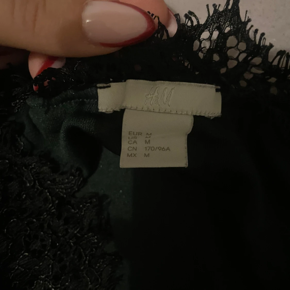 Svart sammets linnetopp från H&M - 1