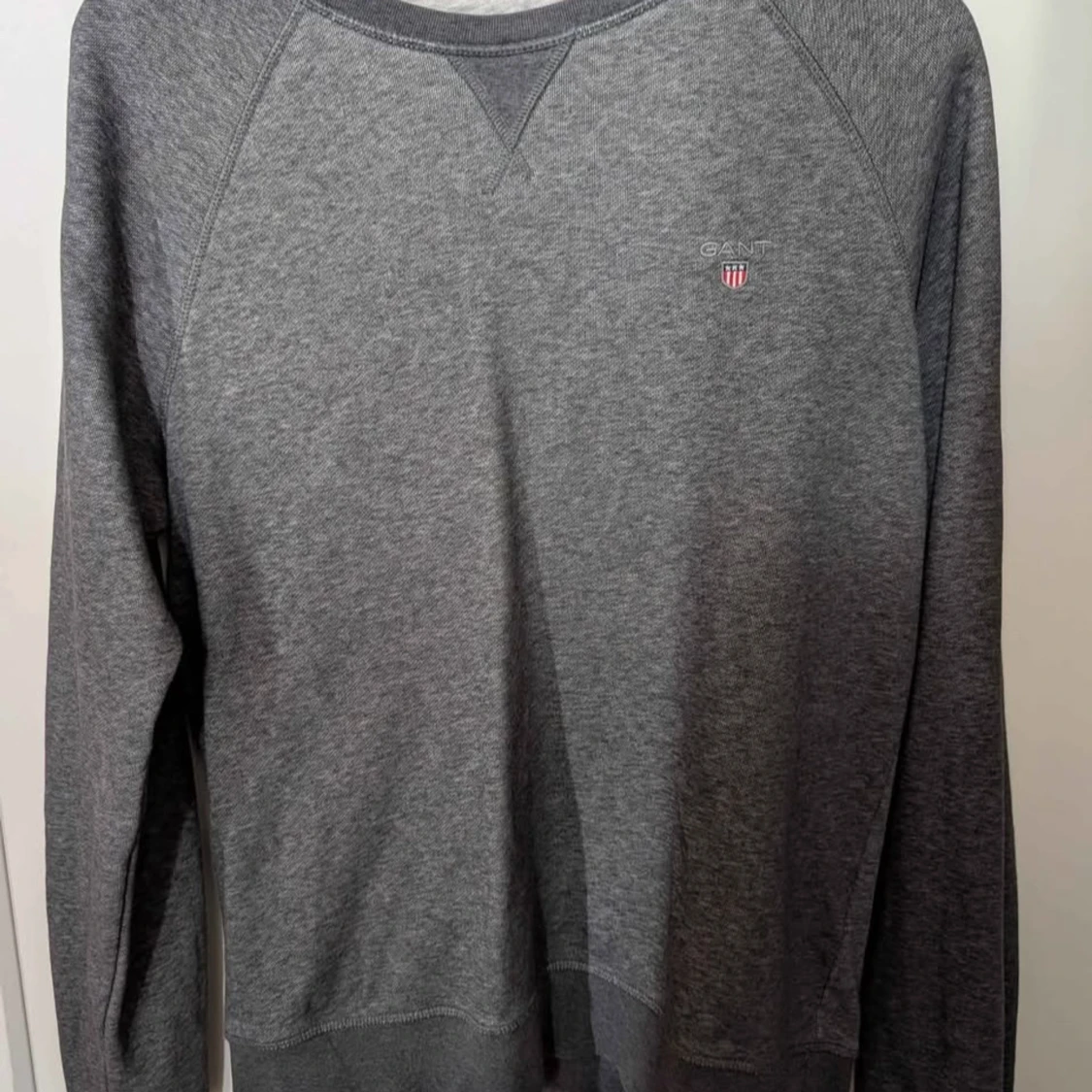 Grå sweatshirt från GANT