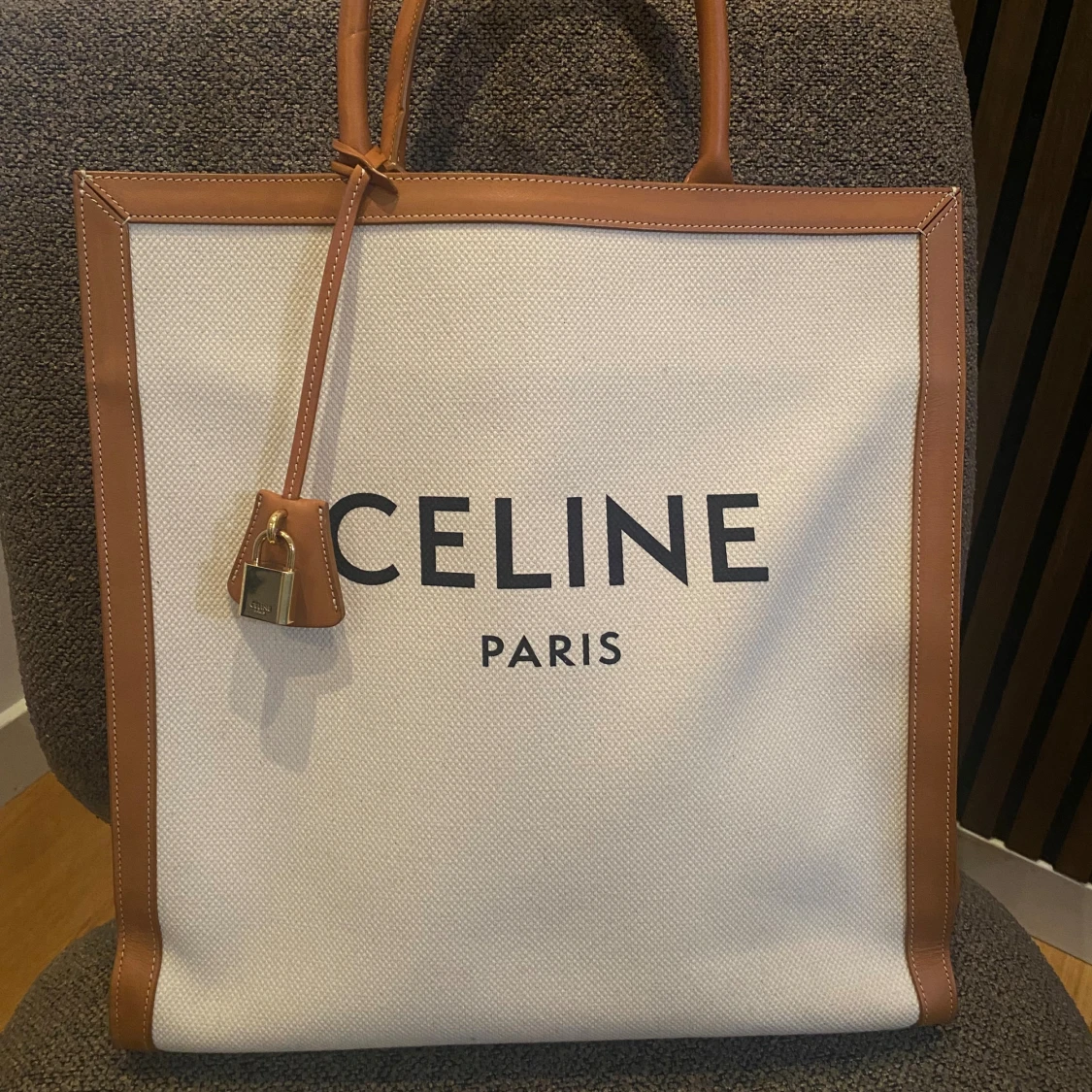 CÉLINE Cabas Vertical Tote