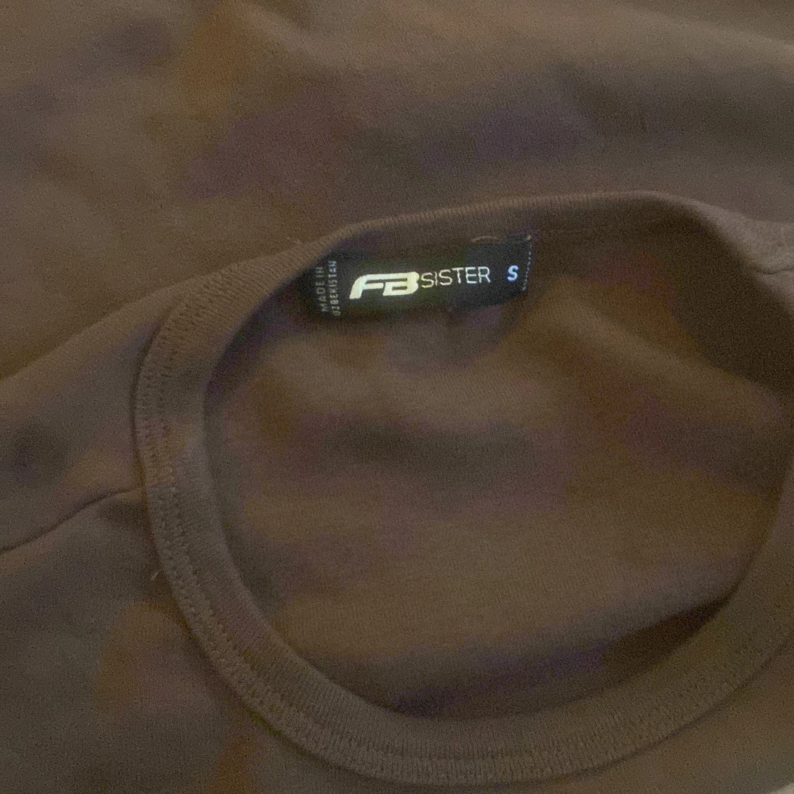 Brun t-shirt med croissanttryck FB Sister - 2