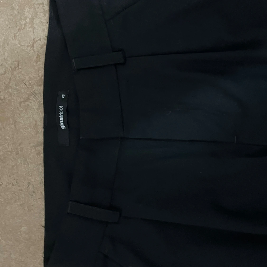 Svarta kostymbyxor från Gina Tricot - 2