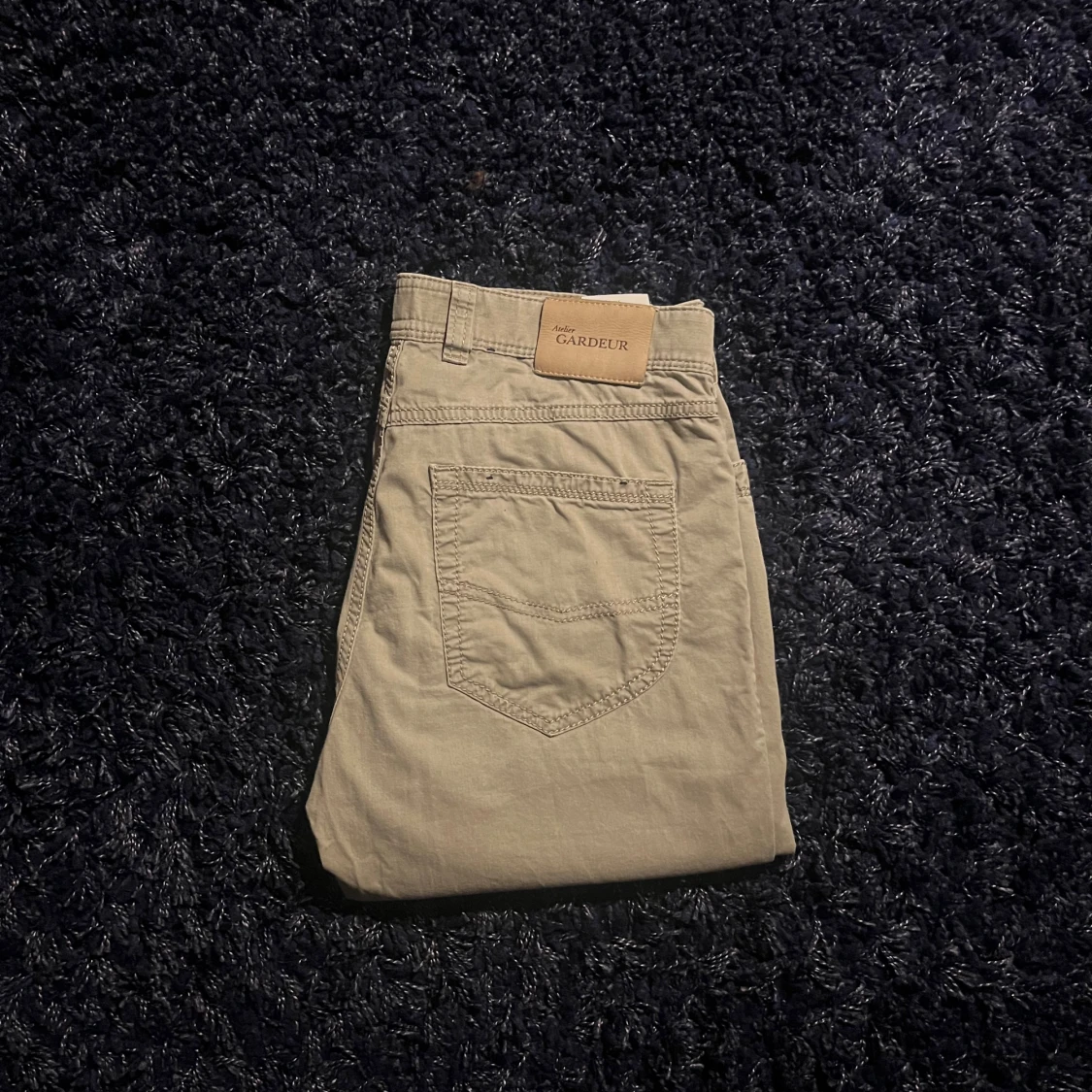 Beige chinos från Atelier Gardeur 34/34