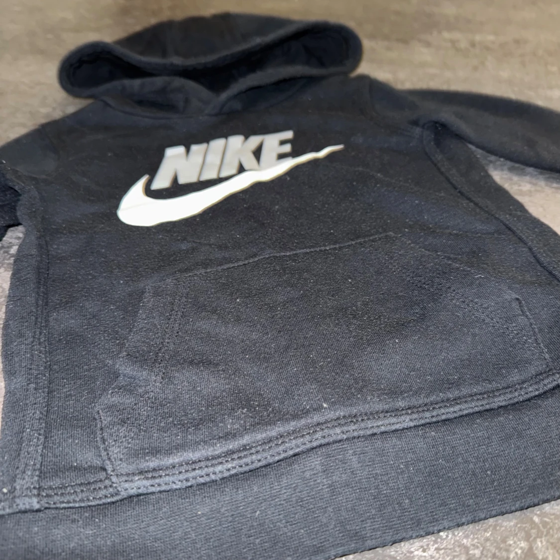 Svart Nike hoodie med logga - 2