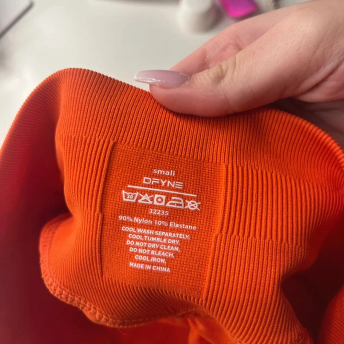 Orange träningstights-shorts från DFYNE - 4