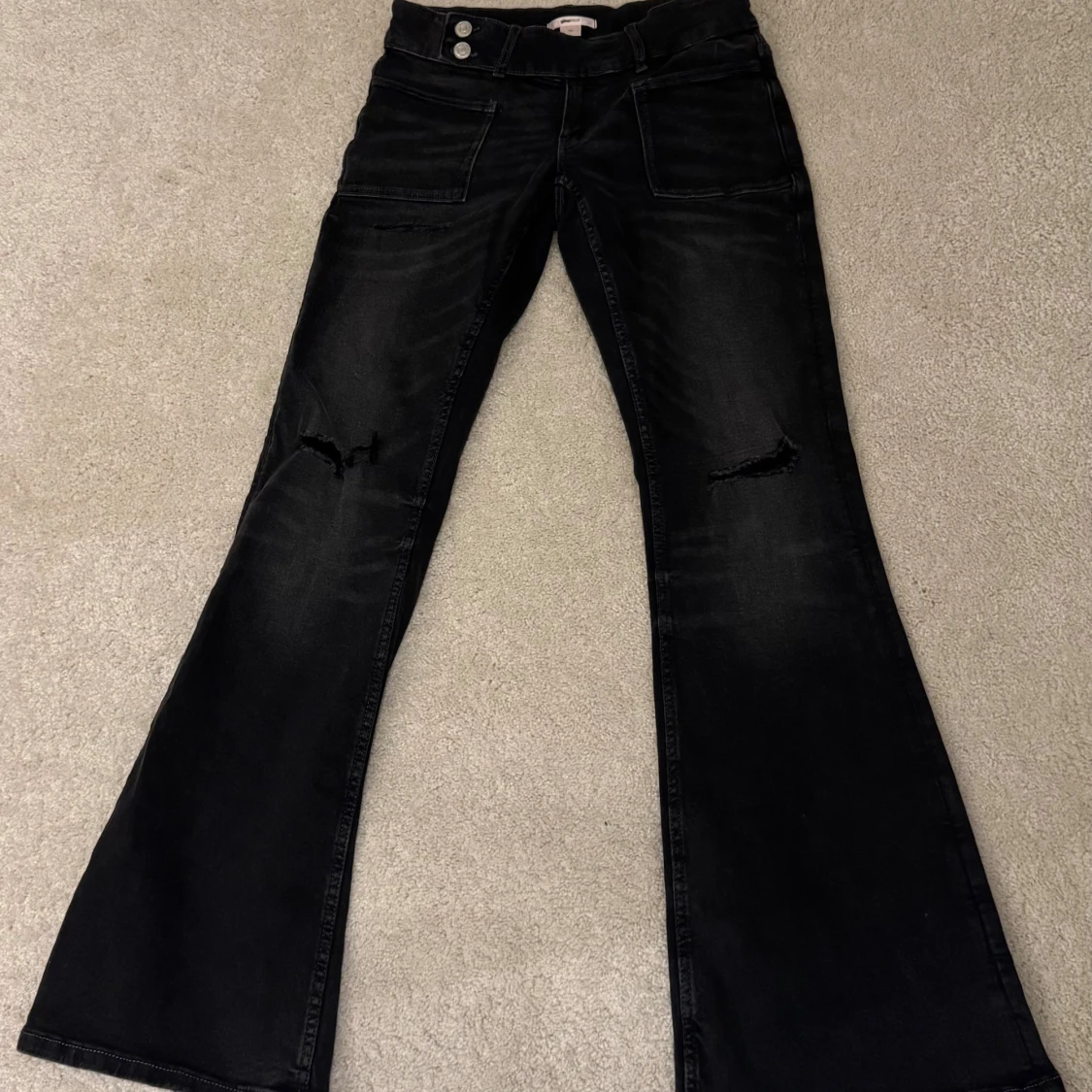 Svarta bootcut jeans Gina Tricot 164