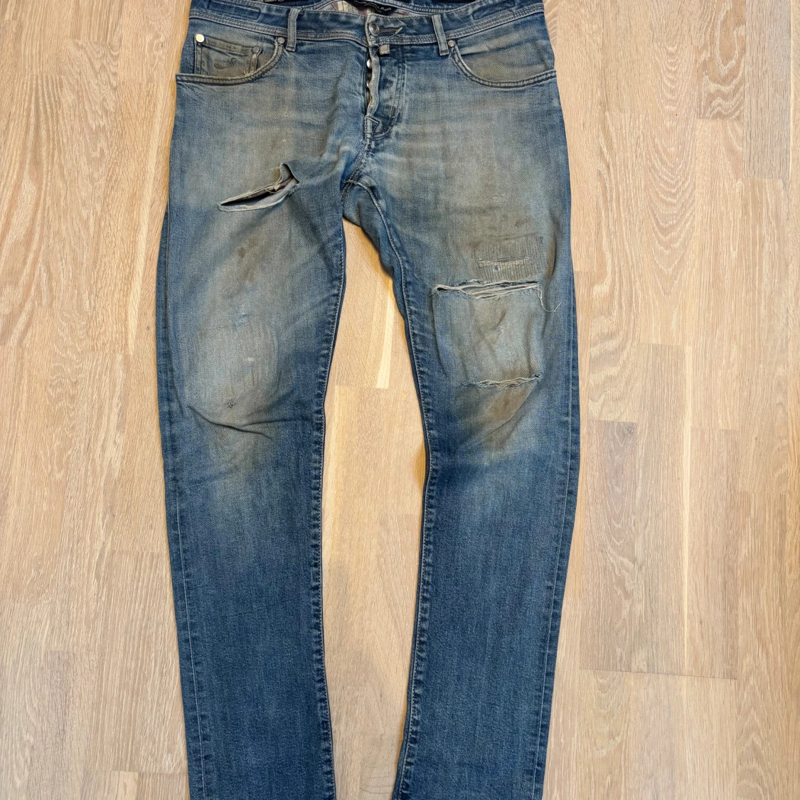 Limited edition Jacob Cohen jeans, ljusblåa med slitningar, W34