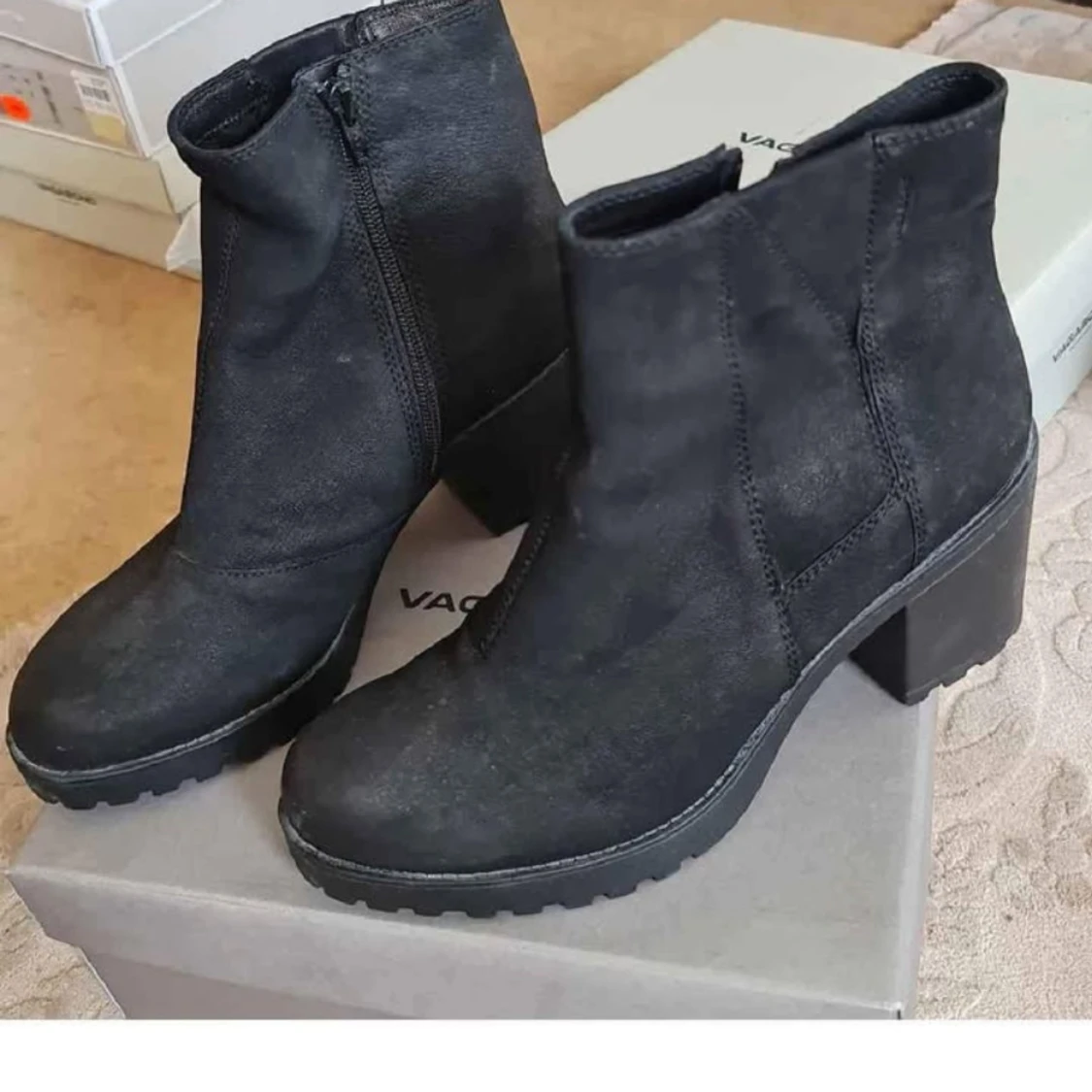 Svarta Vagabond boots med klack
