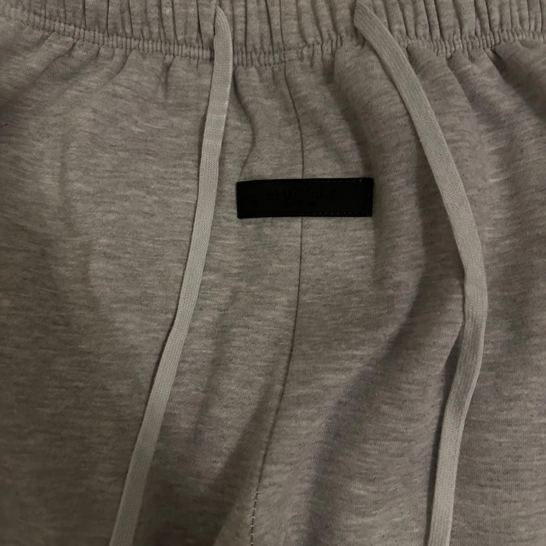 Grå Essentials Fear of God mjukisbyxor - 2