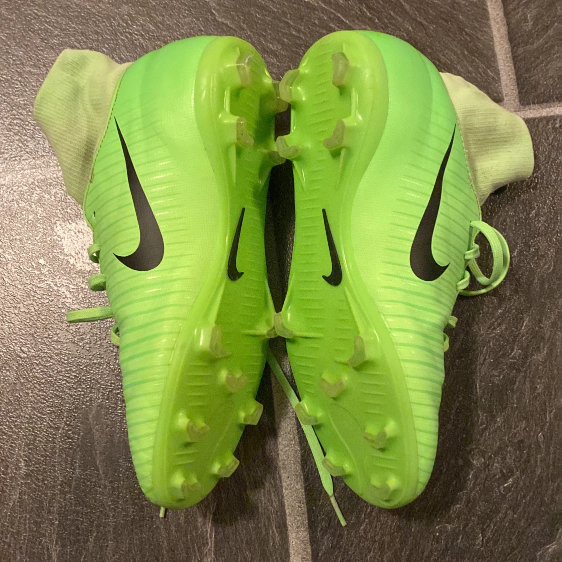 Nike Mercurial gröna fotbollsskor (kan gå ner i pris) - 2