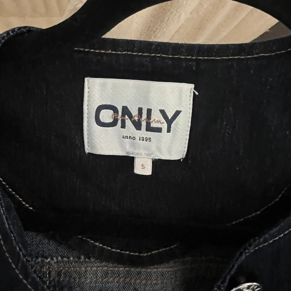 Mörkblå jeansjacka från ONLY - 3