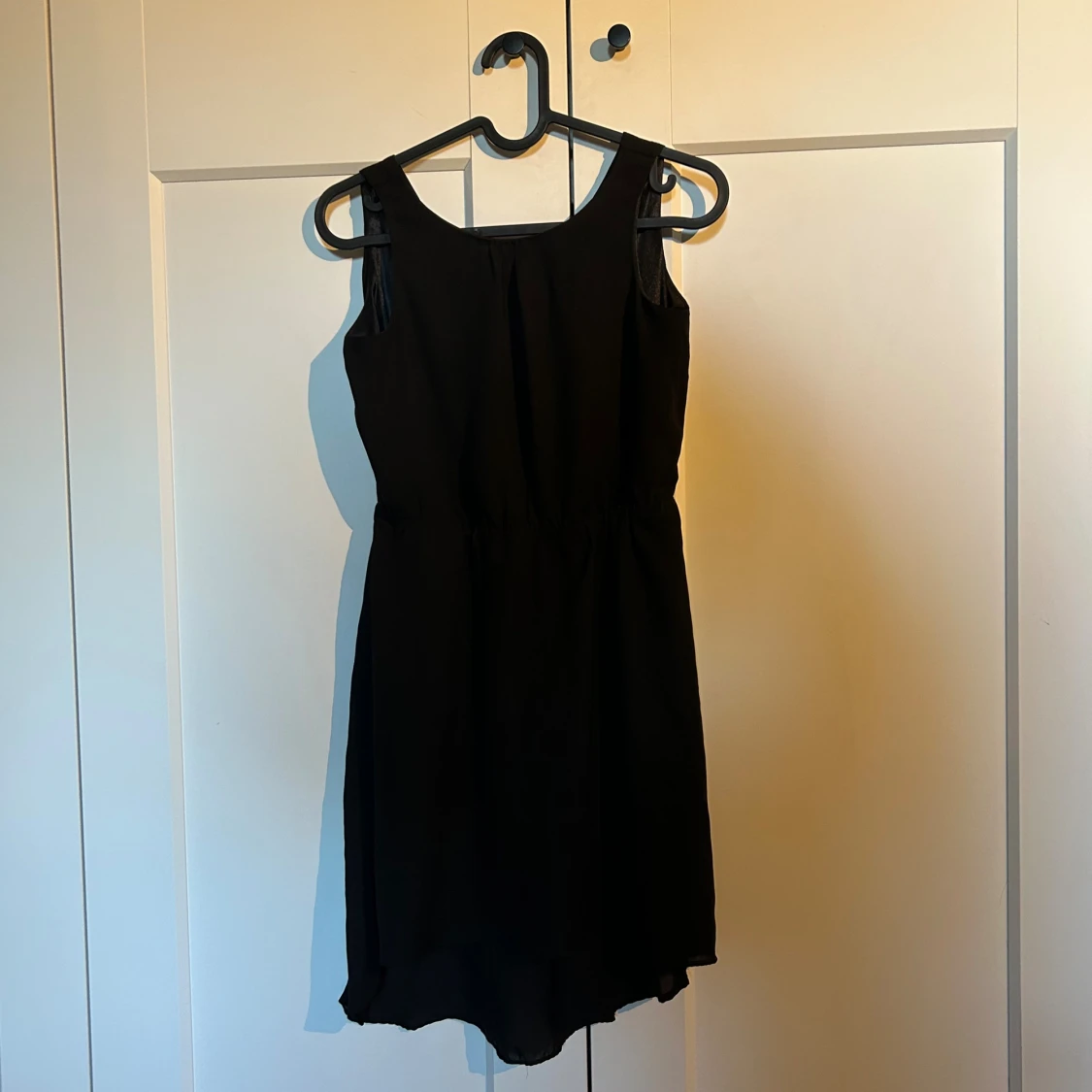 Svart ärmlös klänning BY Jeppson