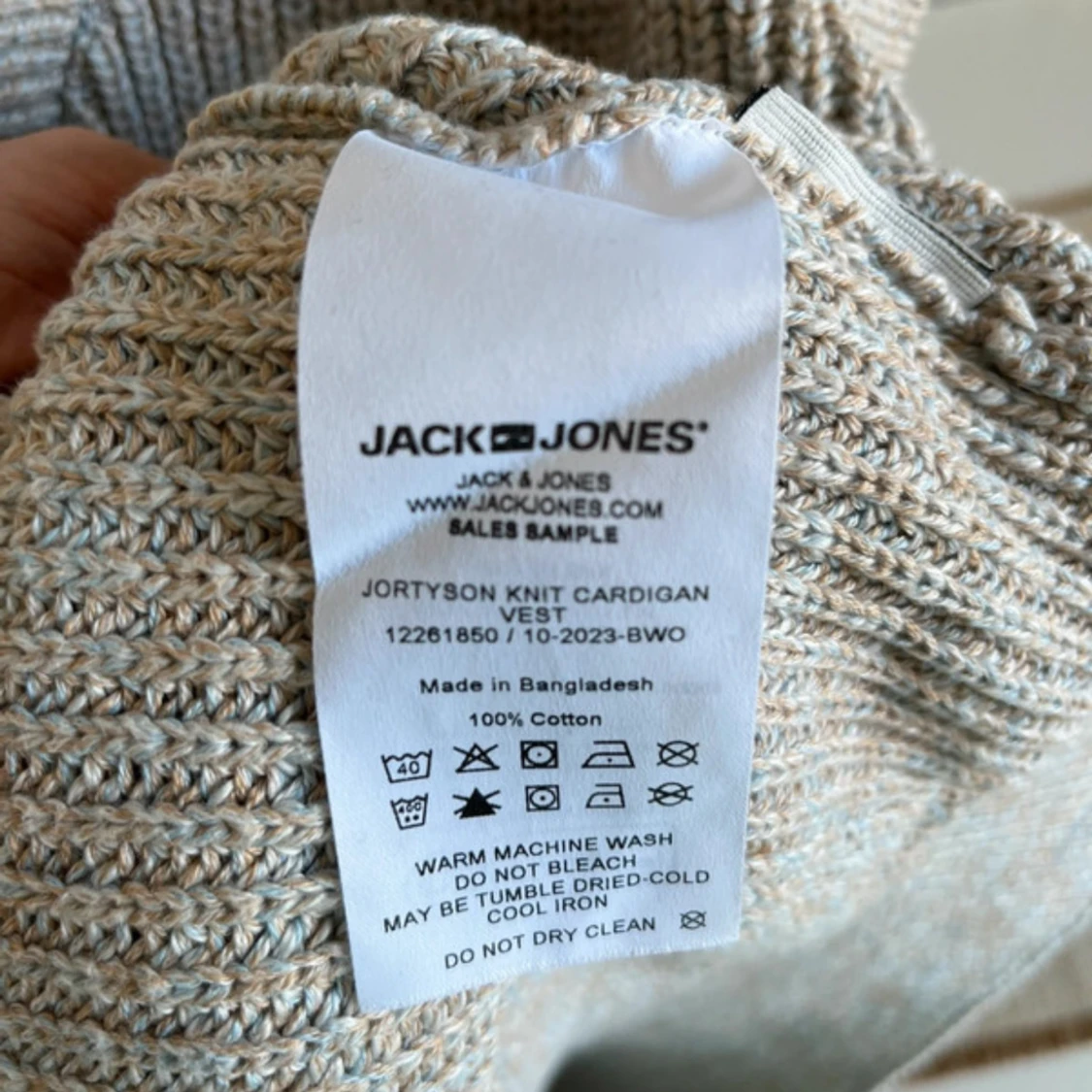 Beige stickad väst från Jack & Jones - 2