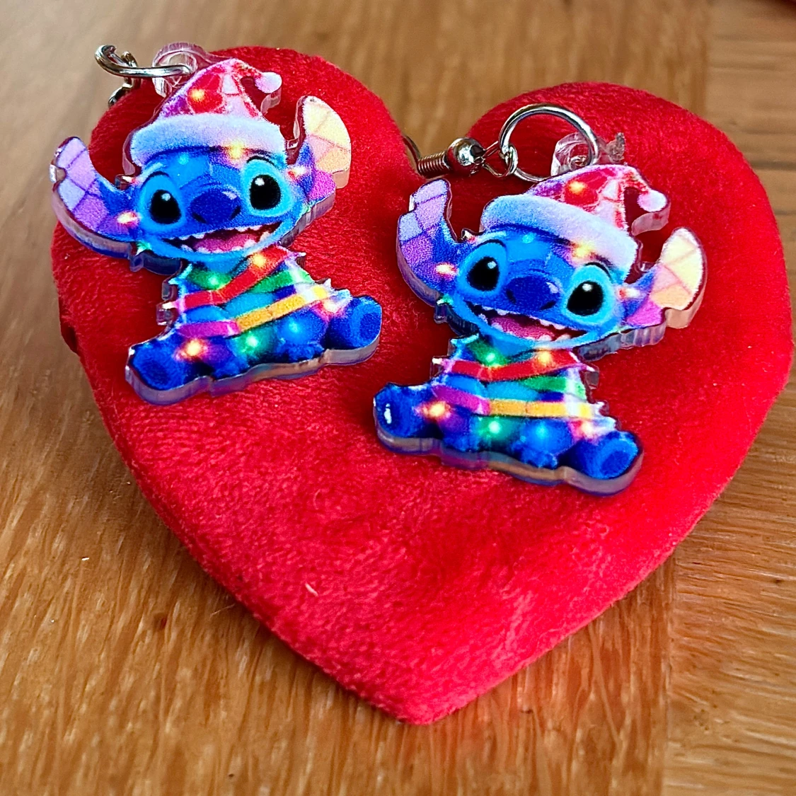 Söta julörhängen med Stitch-motiv!