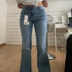 Jeans - Flared Jeans från Stradivarius, fint skick