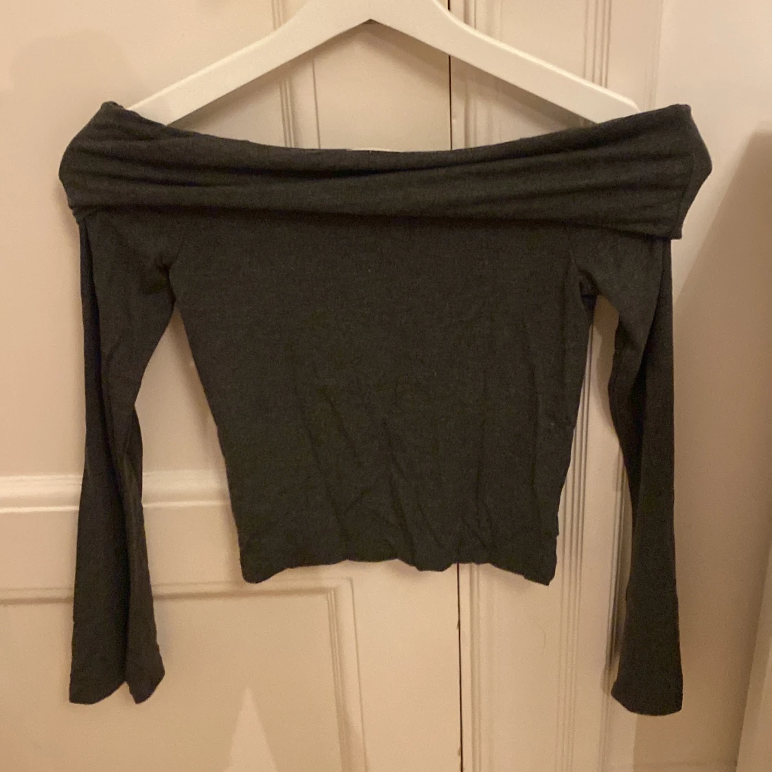 Mörkgrå offshoulder topp Kappahl - 1