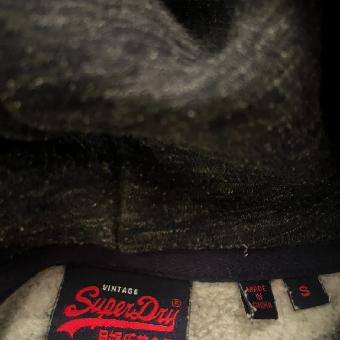 Mörkblå Superdry hoodie med tryck - 2
