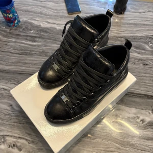 Skor - Arenas eu42-43. 