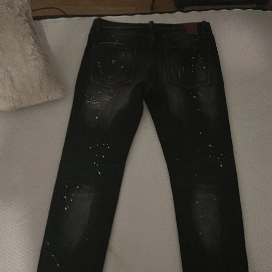 Svarta jeans från Dsquared2 med splatter - 1