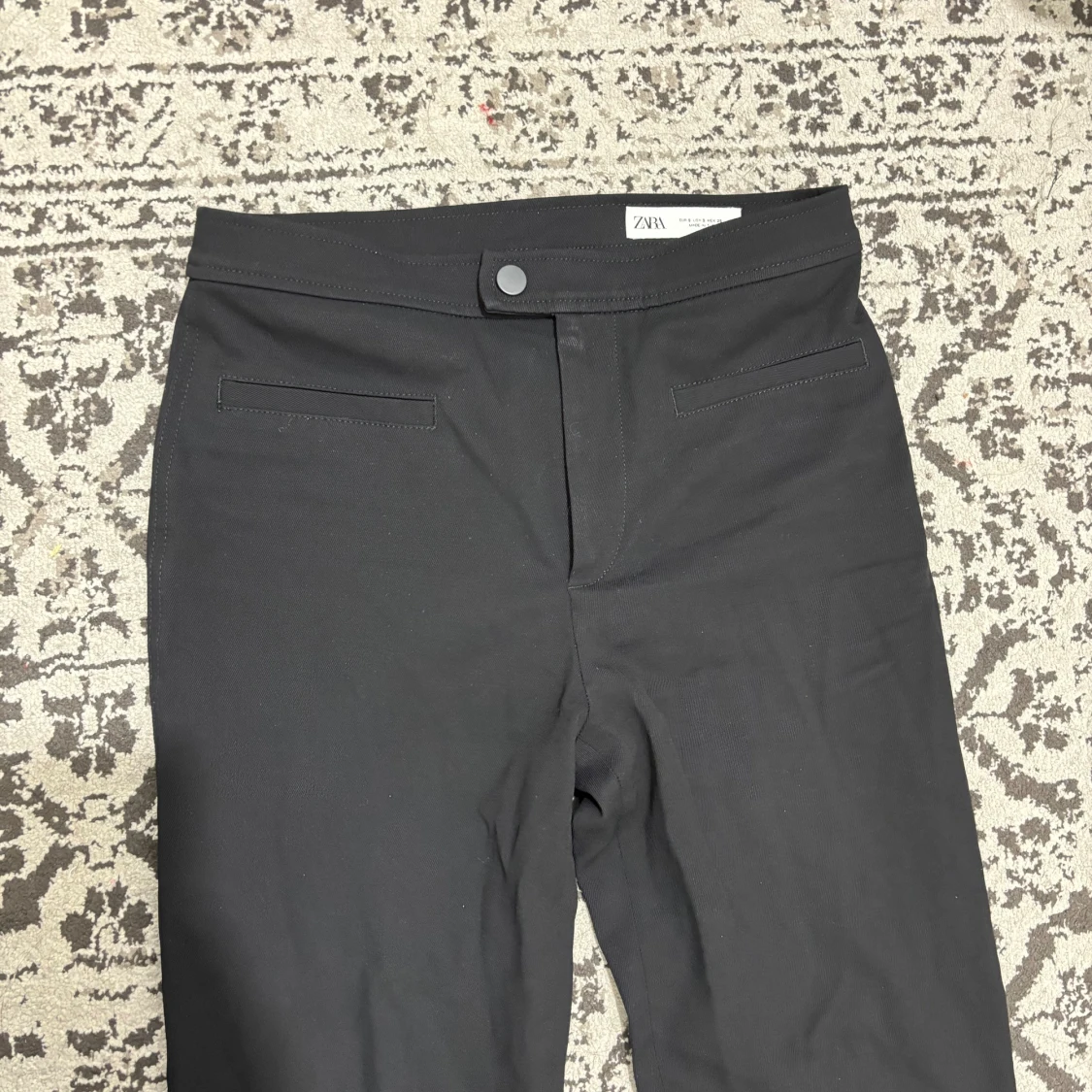 Svarta kostymbyxor från Zara