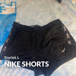 Nike  - Passar även storlek M