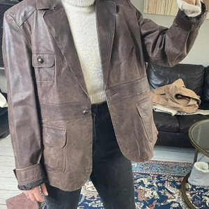 Brun läderjacka - Brun läderjacka, gott skicka storlek XL från Kappahl 