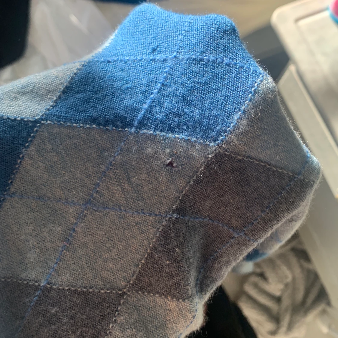 Stickad rutig blå tröja - 91