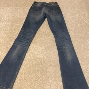 Crocker lågmidjade jeans - Ett par knappt använda lågmidjade jeans från crocker, de är strl 25/33 (S) jag säljer de för att de är för små men hoppas någon annan är intresserad. Jag betalar frakten🌷❤️