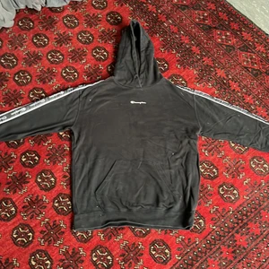 Champion hoodie  - Champions hoodie i storlek M. Aldrig använt. Priset kan diskuteras. 