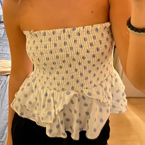 Zara topp - Suuupersöt topp. Funkar med band och utan, XS, men stretchig och passar S med😊