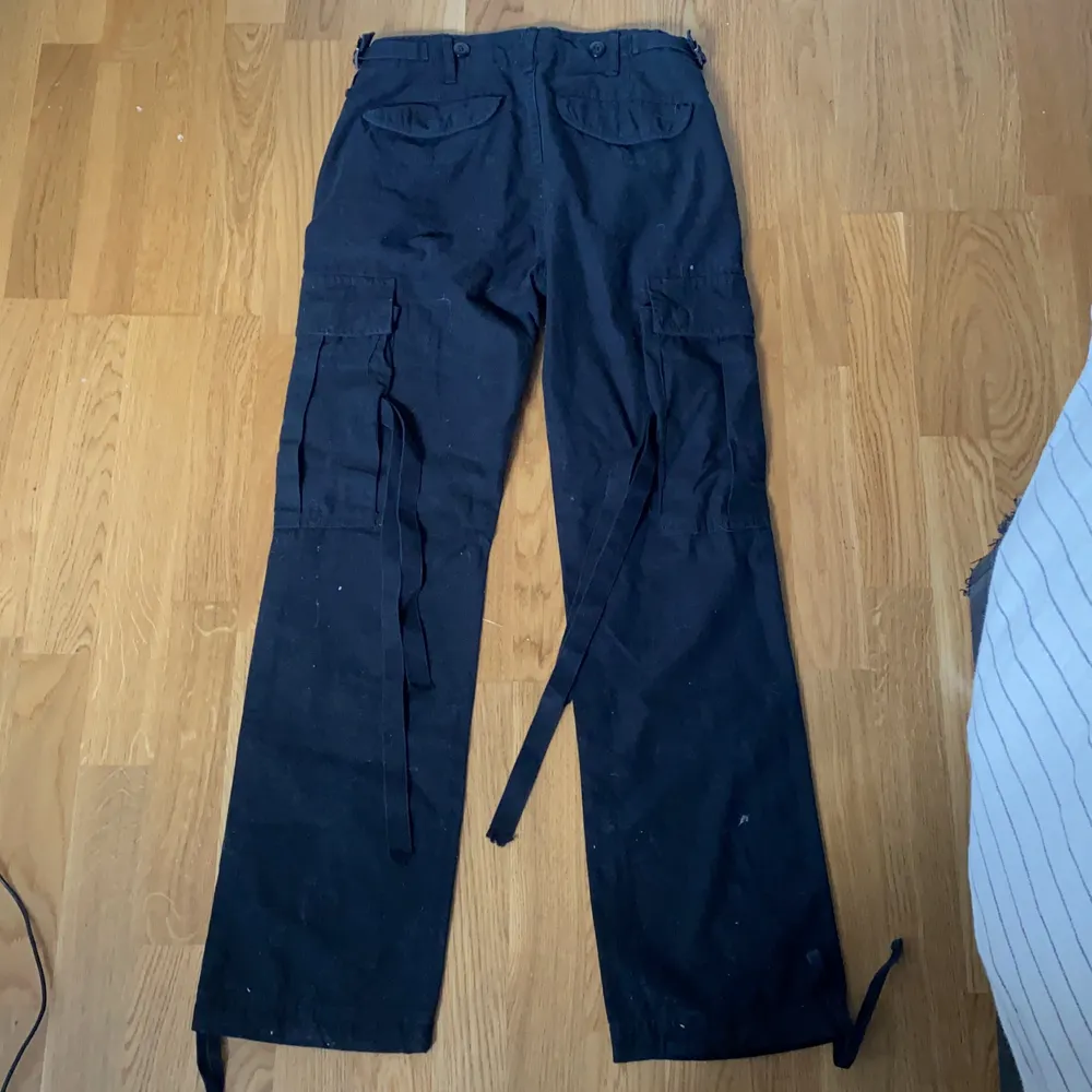 säljer dessa cargo då jag har växt ur dem. Storlek 27 från bandit. Jeans & Byxor.