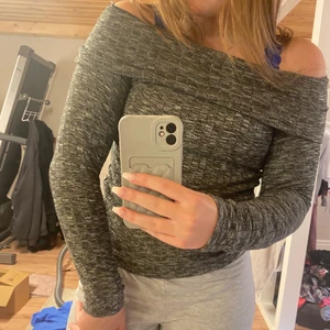 Fin tröja - Superfin tröja, offshoulder💕